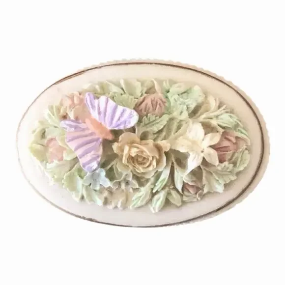 Vintage Butterfly Floral Antiqued Oval Resin Trinket Ring Box with Brooch Lid - Picture 12 of 12